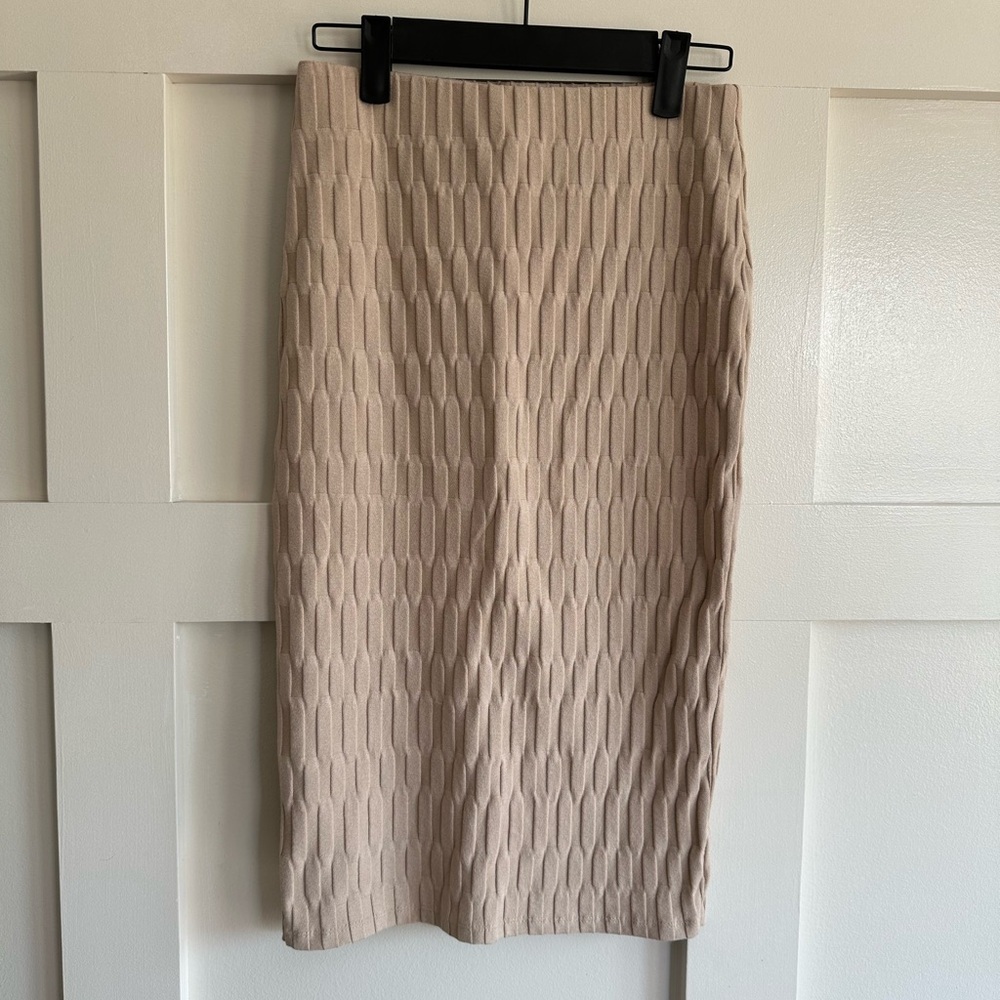 Zara Elegant Beige Textured Midi Skirt